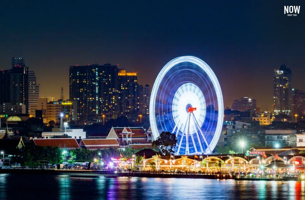 Asiatique The Riverfront evening market and Ferris wheel in Bangkok