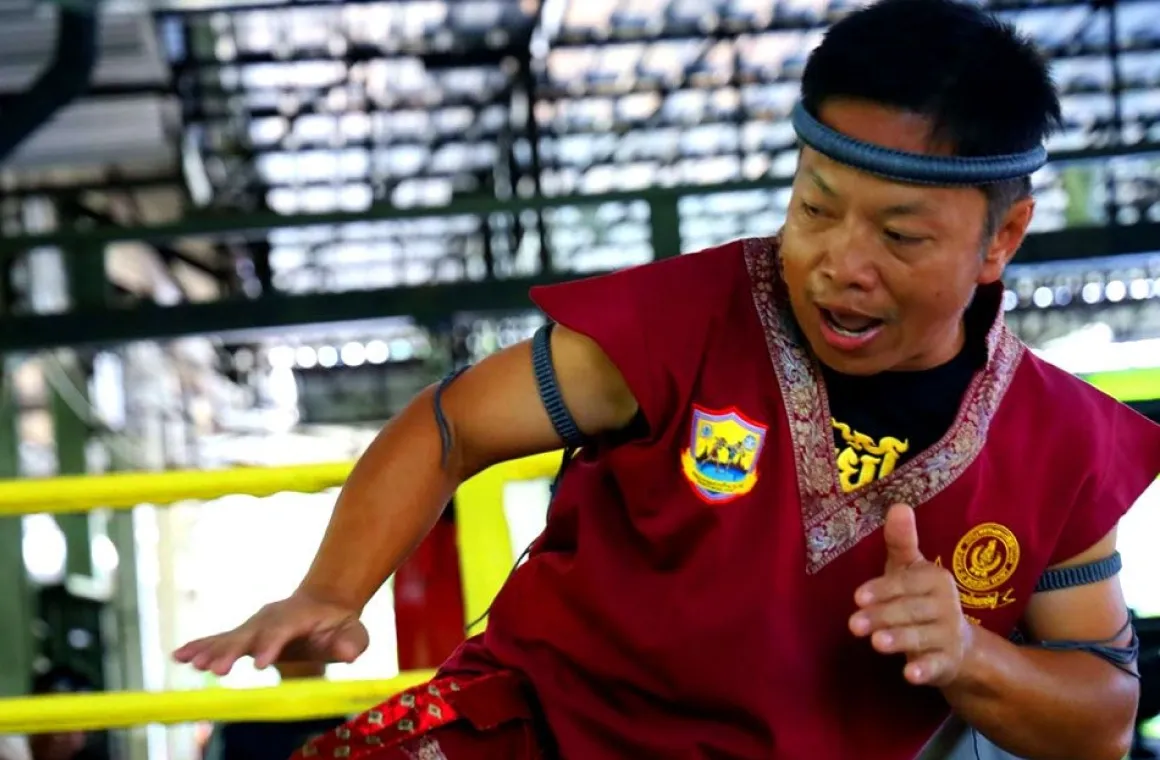 Danmuang Lamphun Chiangmai offering authentic traditional Muay Thai training, group classes and private sessions for all levels.