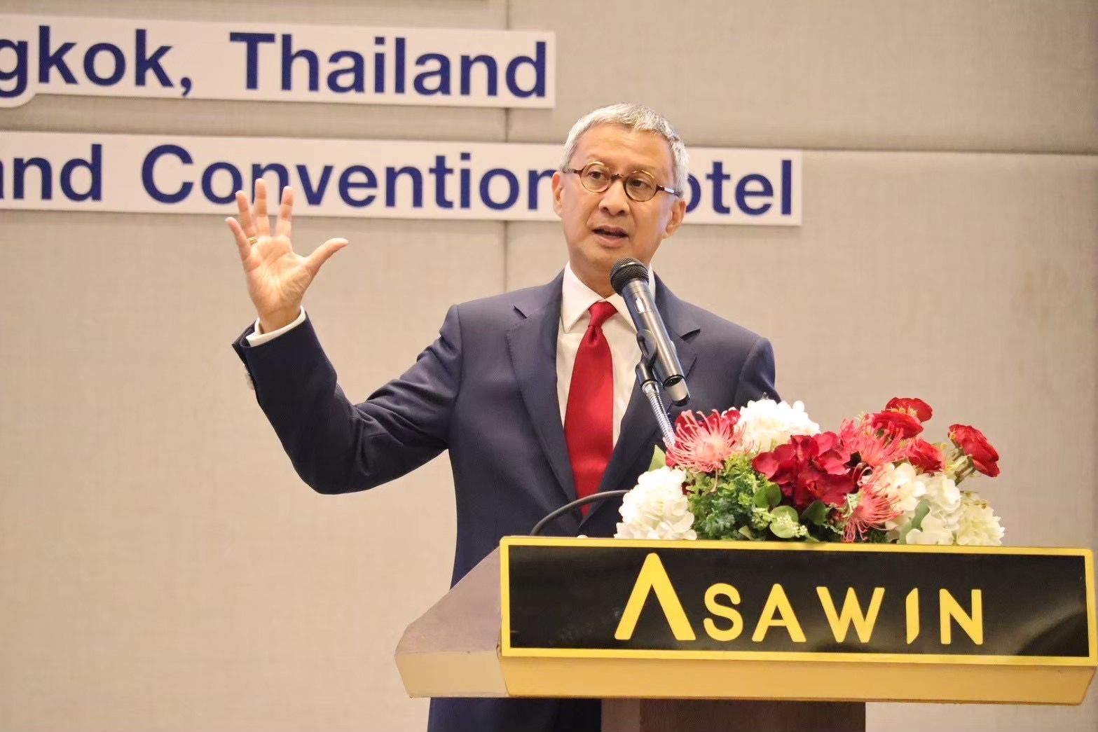 Mr. Pimol Srivikorn, Advisor to the Prime Minister and Chairman of the Sports Development Sub-Committee, announcing the Special 90-Day Muay Thai Visa.