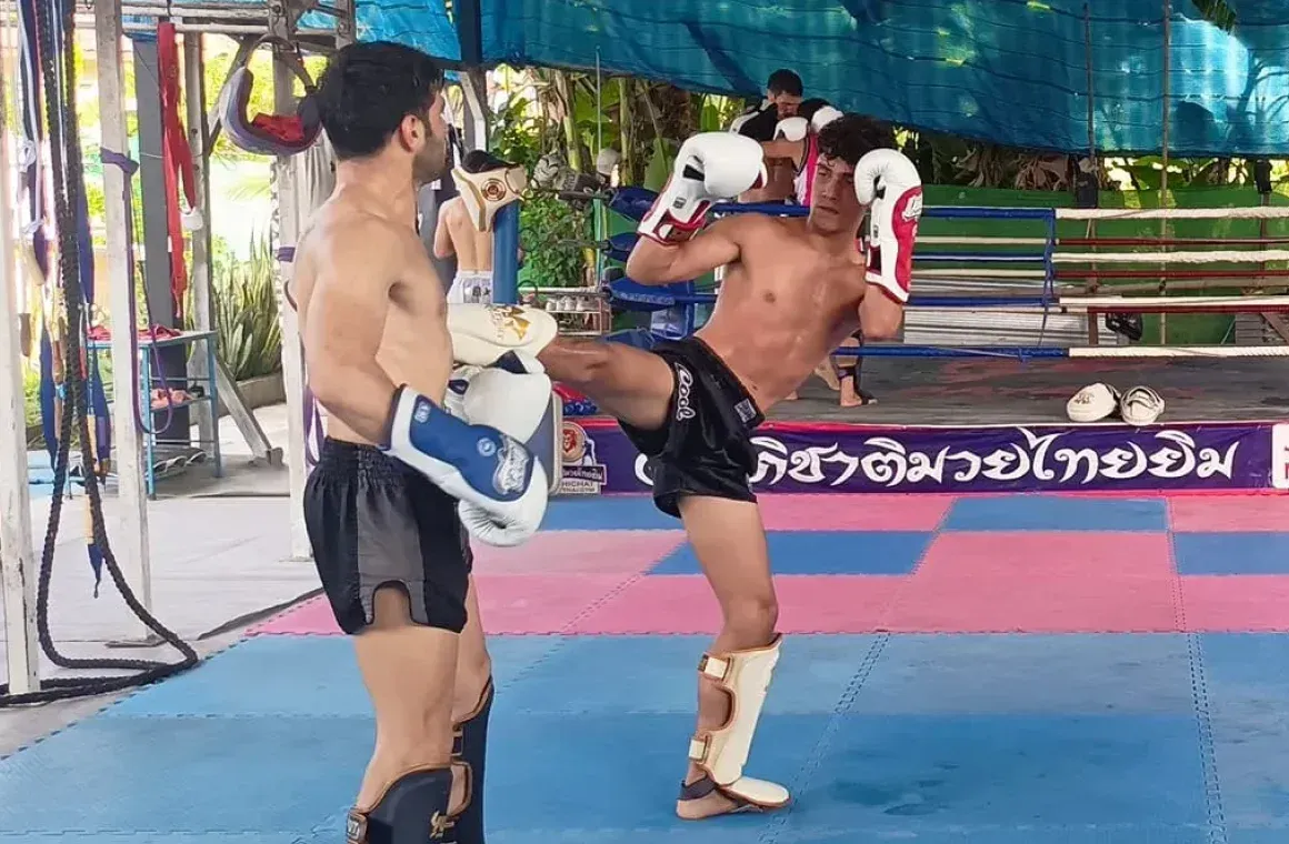 15-day Muay Thai camp with accommodation and meals at Jor. Aphichat Muay Thai Gym in Sing Buri, Thailand