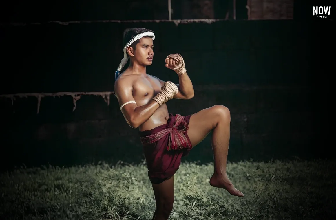 Muay Chaiya, a traditional Muay Thai style from southern Thailand, is famous for its defensive techniques and close-range combat. Known for its use of elbows, knees, and clever footwork, Muay Chaiya emphasizes blocking, counter-attacks, and tactical defense to neutralize opponents.