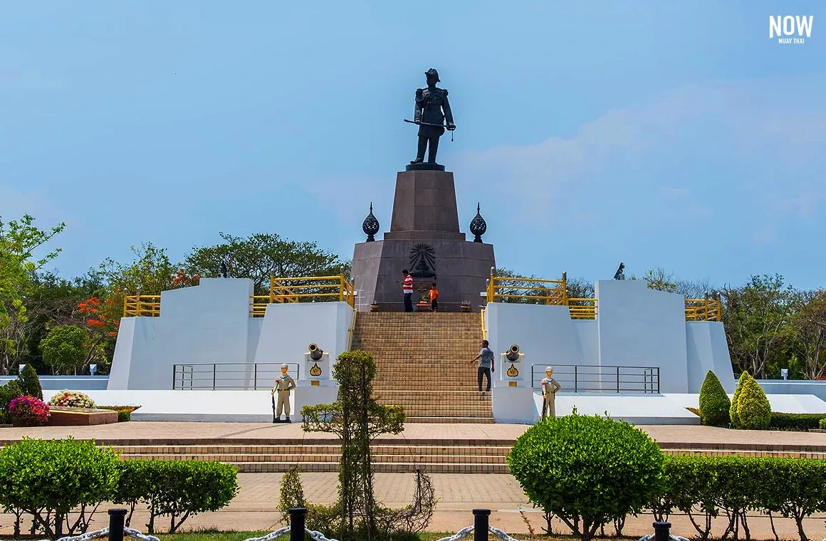 Explore this historical fort, which played a role in defending Thailand, and enjoy views of the Gulf of Thailand.