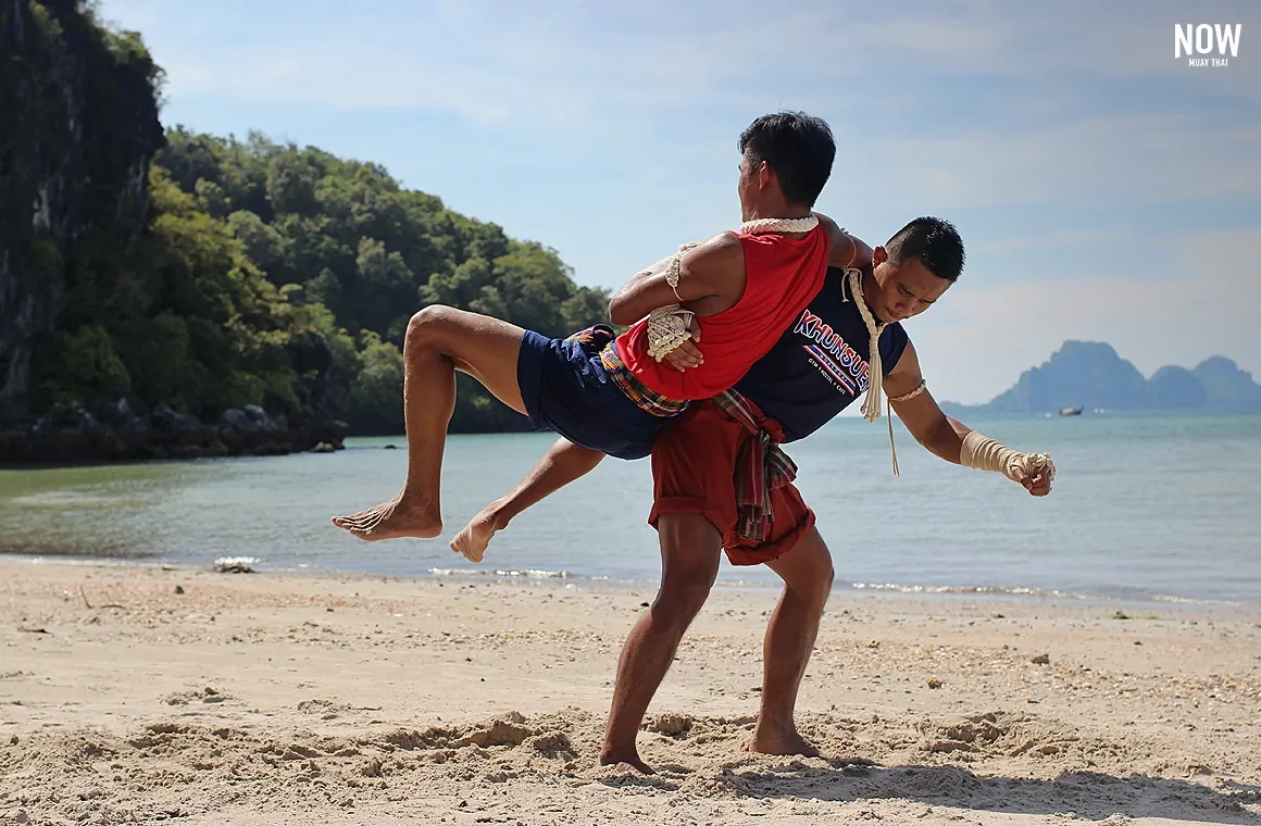 Photo of Look Mai Muay Thai Technique: Khun Yak Pa Nang