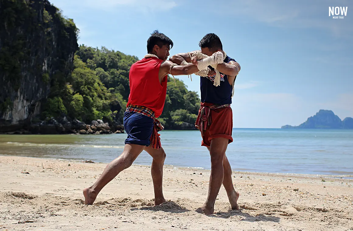 Photo of Look Mai Muay Thai Technique: Hong Peek Hak