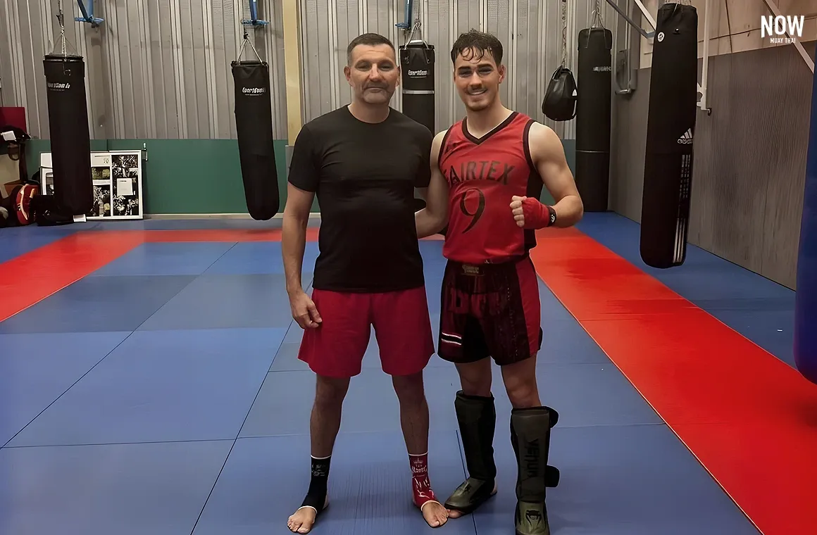 Baptiste shared that he began his Muay Thai journey at HT Muay Thai in Nantes, where he trained for 7 months.