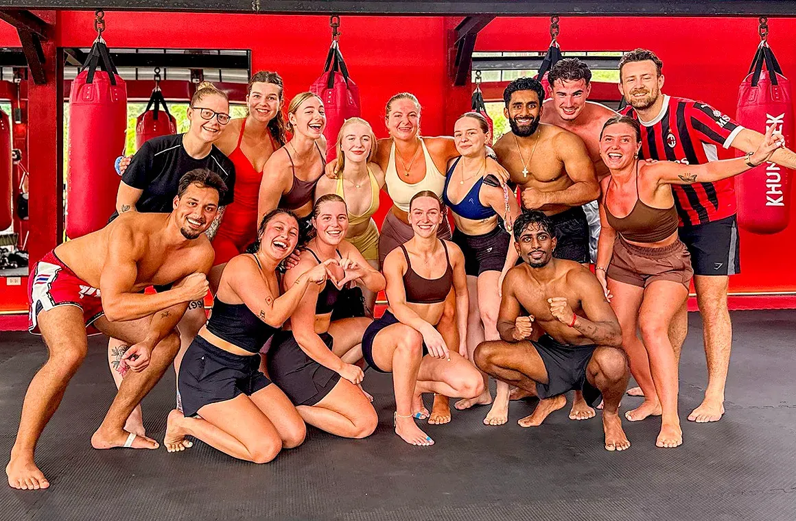 A friendly, welcoming gym Train in a warm atmosphere where everyone supports and helps each other.