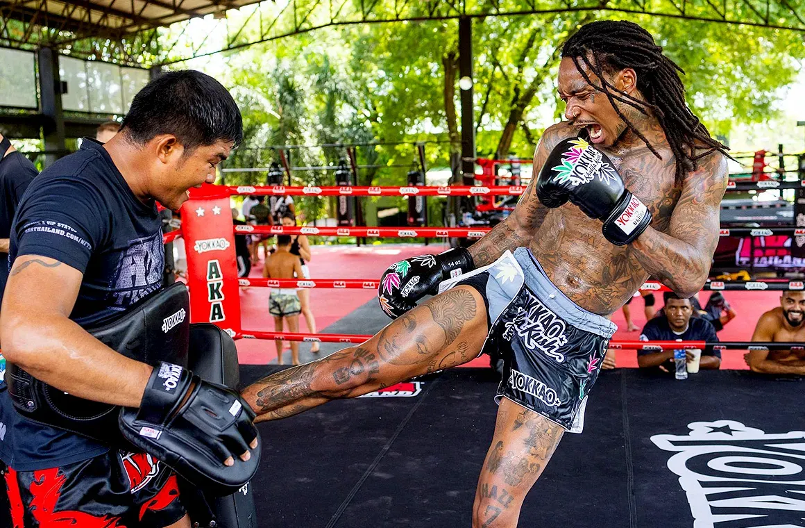 Train with people from around the world Fighters, celebrities, and everyday people here, you’re part of something truly special. 