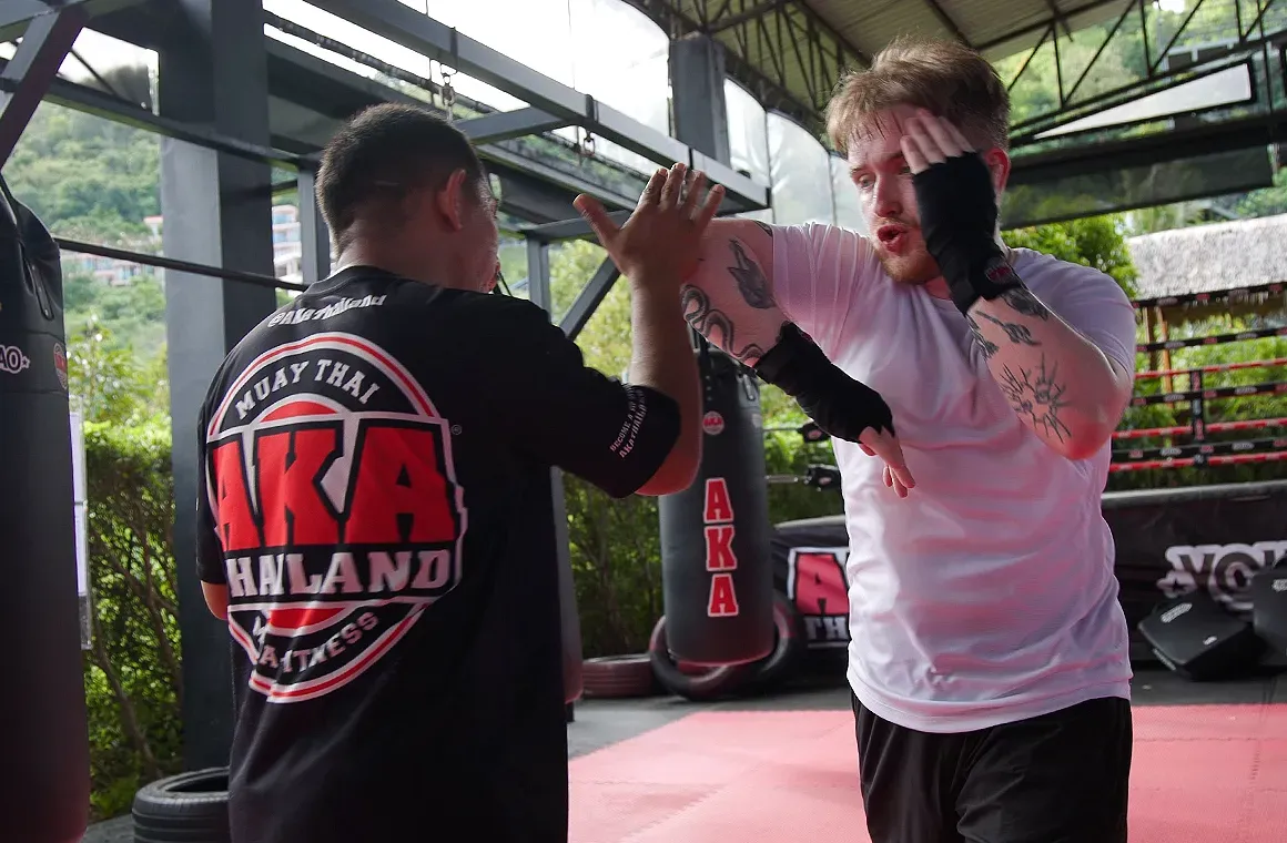 Daily group training for energy, plus 5 private sessions to refine technique and progress at your own pace—ideal for beginners at AKA Thailand.
