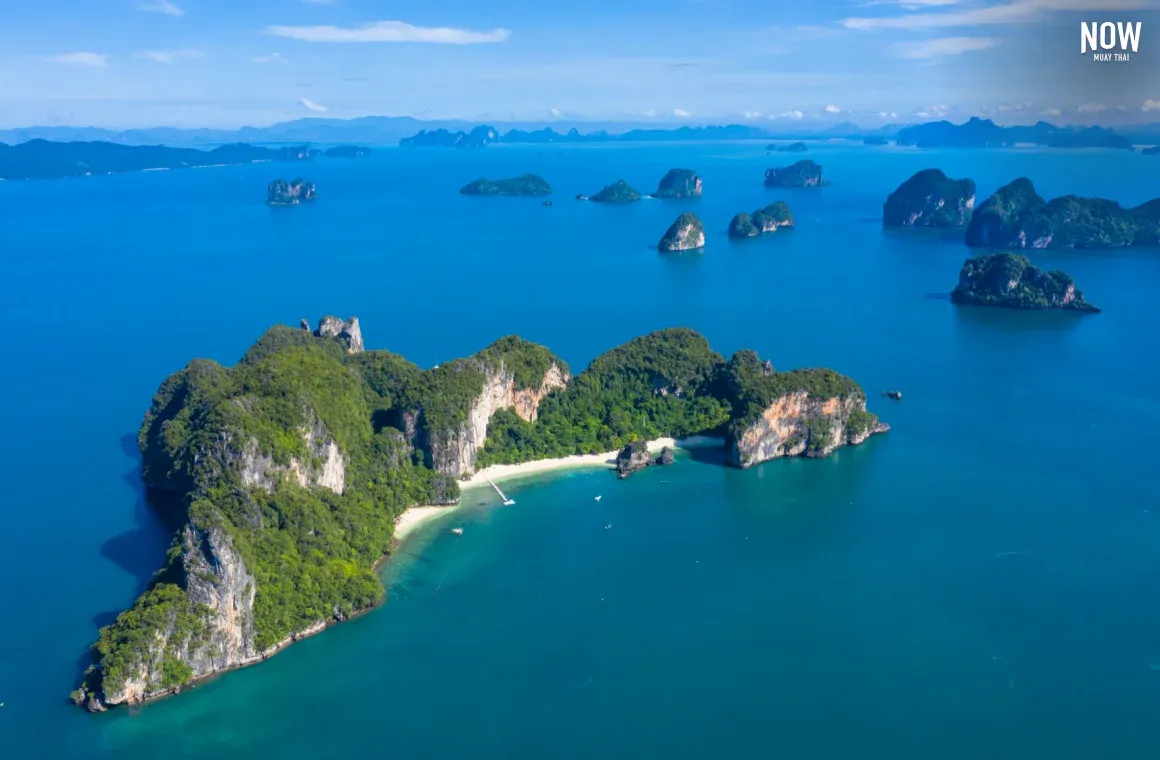 Boat trip to the Hong Islands near Krabi