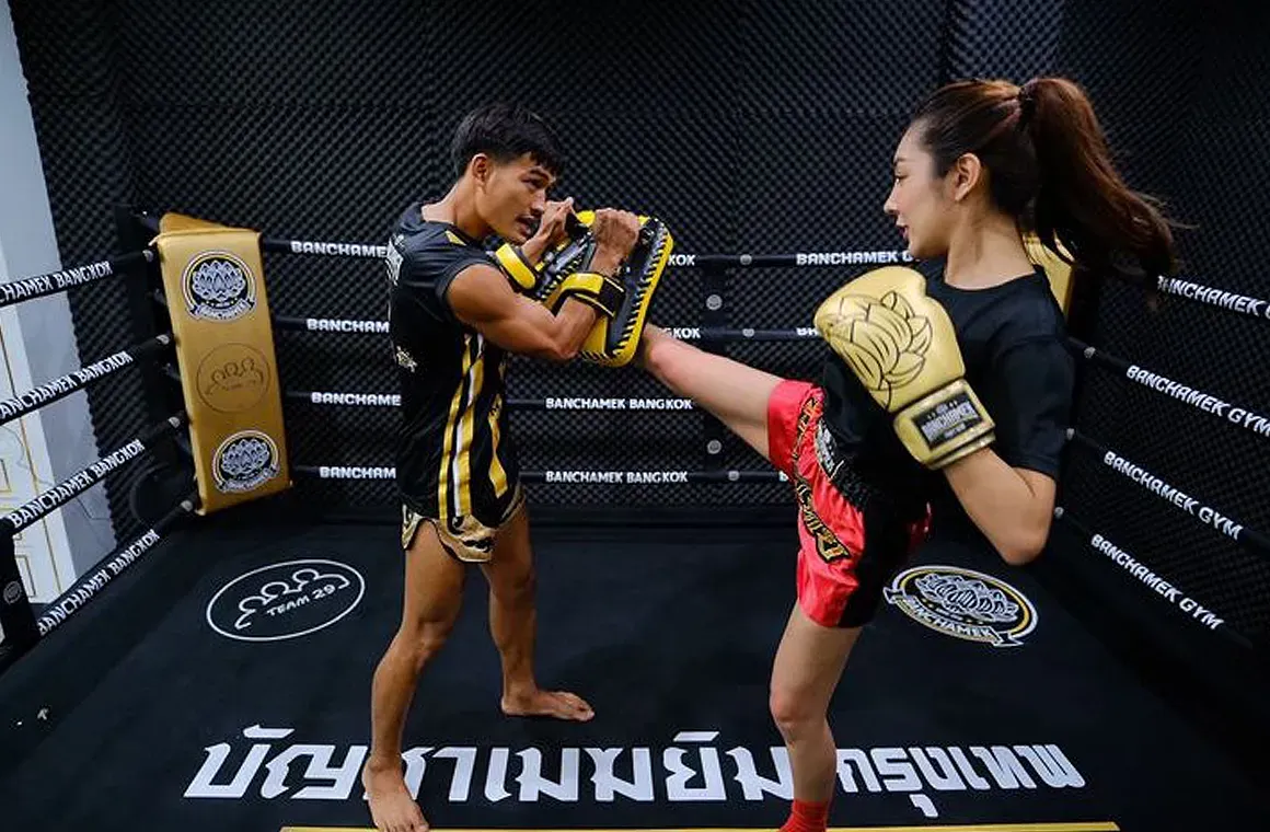 Muay Thai training at Banchamek Gym Bangkok